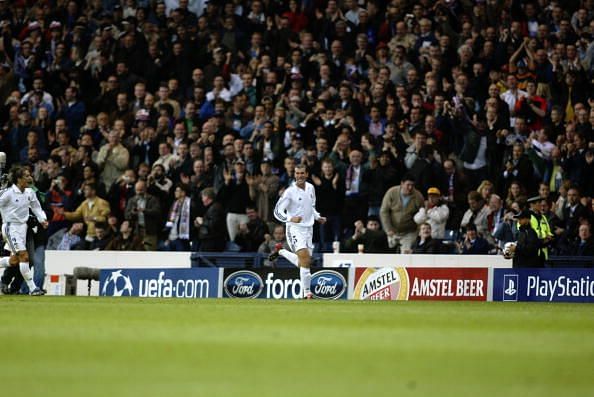 Zinedine Zidane of Real Madrid celebrates his wonder goal