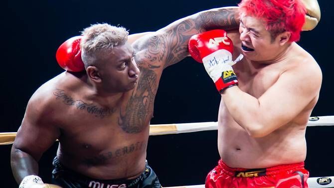Video: Indian origin bodybuilder dies after celebrity kick-boxing bout