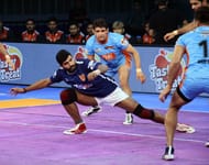 Bhupender Singh (background) had another one of his 'smart raids'