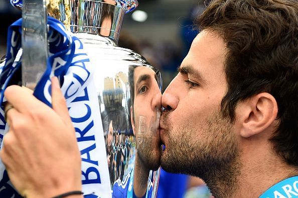 Cesc Fabregas might have kissed the PL Trophy, but he likes kissing his ring more!