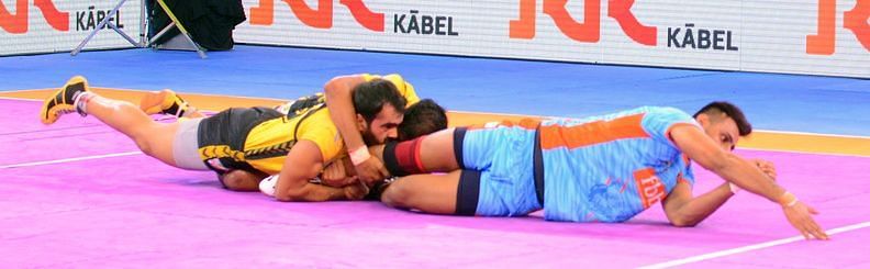 Maninder led the attack of the Bengal Warriors.