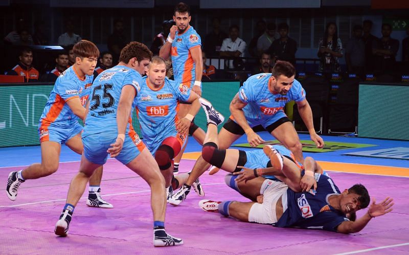 The Warriors let Anand Patil slip away on a crucial raid late in the game