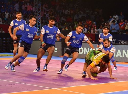 The Haryana Steelers put in a sensational defensive showing to establish a big early lead