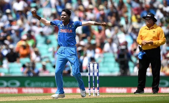Pandya put Australia in a spot of bother with a couple of quick wickets