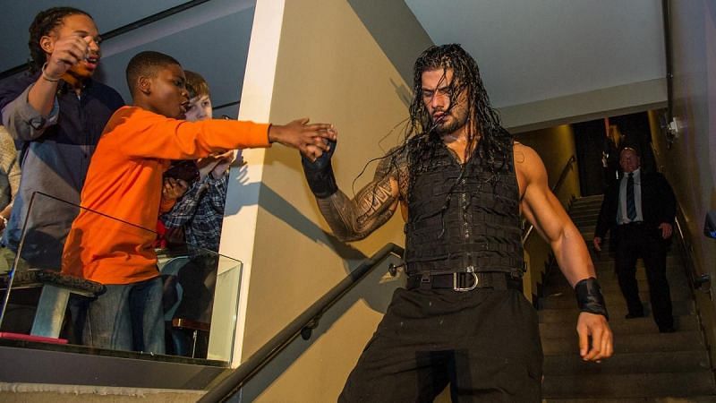 Roman Reigns on his way to the ring