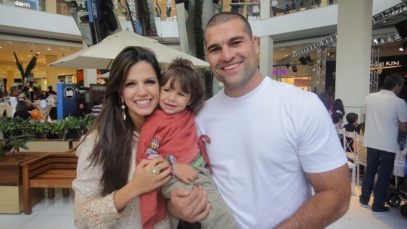 Shogun pictured at the mall with his child and partner.