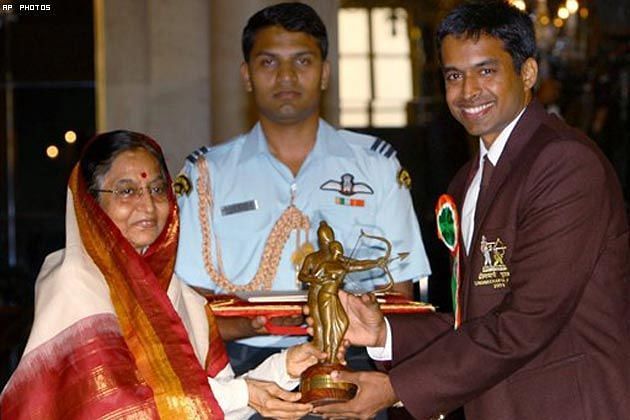 Pullela Gopichand receiving the Dronacharya award