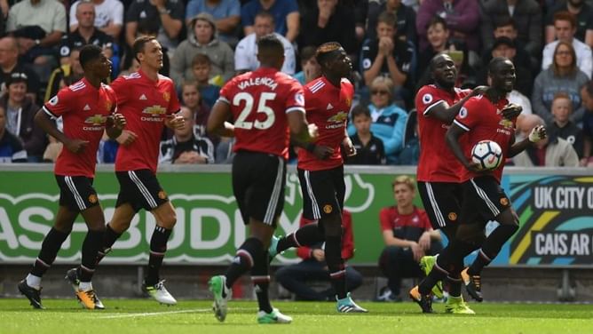 Comparing Manchester United's current squad with their last title winning one