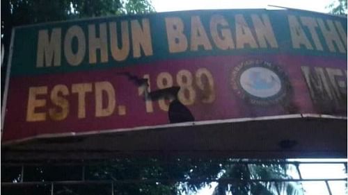 Mohun Bagan's broken signboard (image source: Goal India)