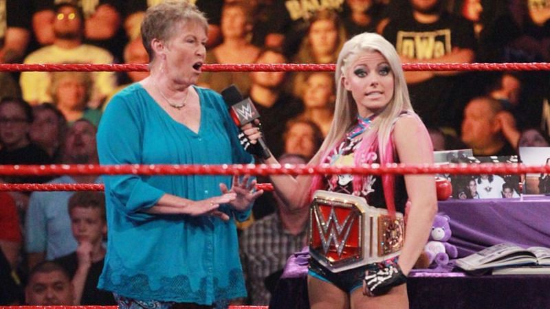 Mrs Flapper WWE