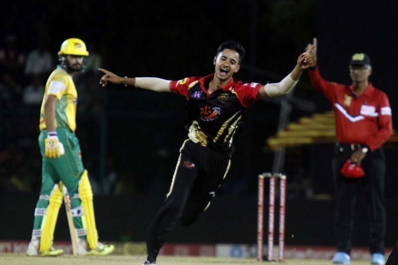 Shubhang celebrates the fall of a wicket in the finals of KPL 2017