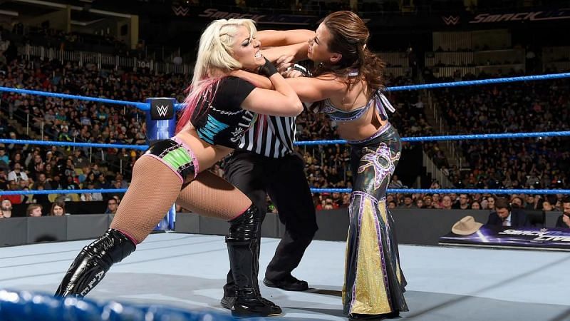Mickie takes on Alexa Bliss for the Raw Women&#039;s Championship on Sunday night 