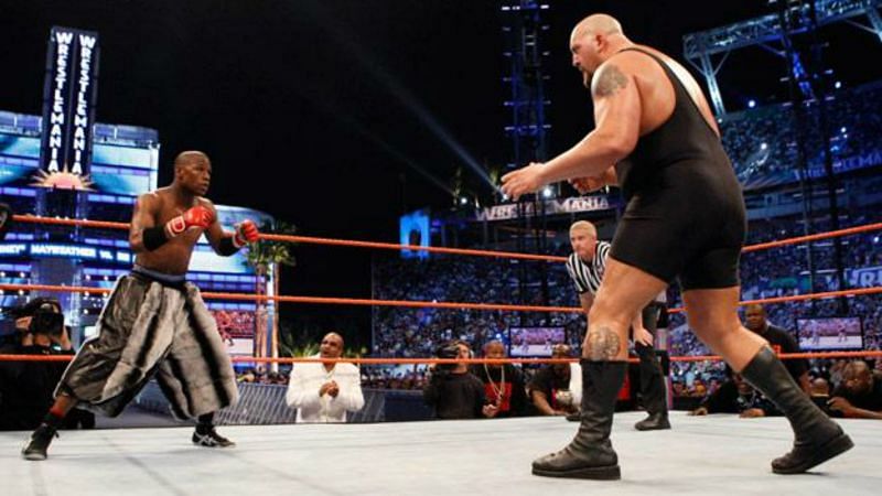 Floyd Mayweather at Wrestlemania 23 with the Big Show