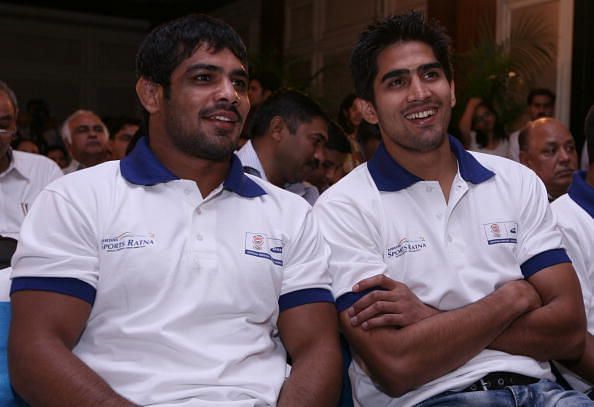 Sushil Kumar (L) and Vijender Singh (R).