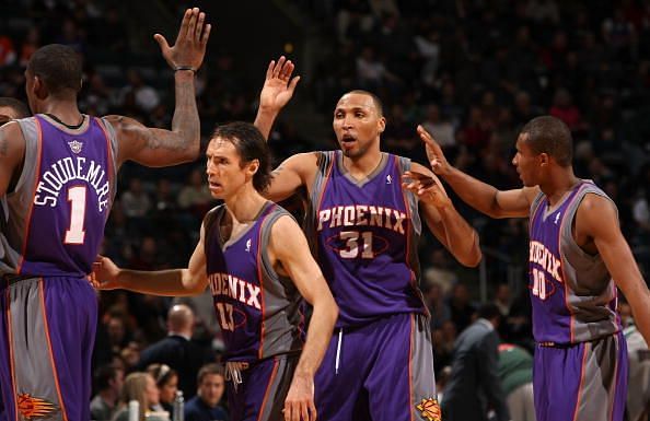 Phoenix Suns v Milwaukee Bucks