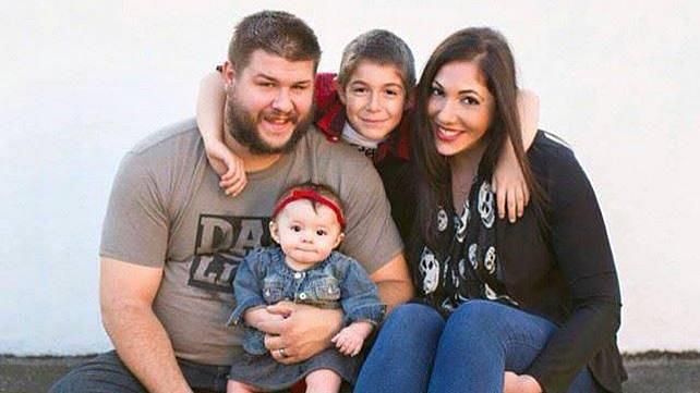 Kevin Owens apparently dislikes fans clicking pictures of him while he&#039;s with family