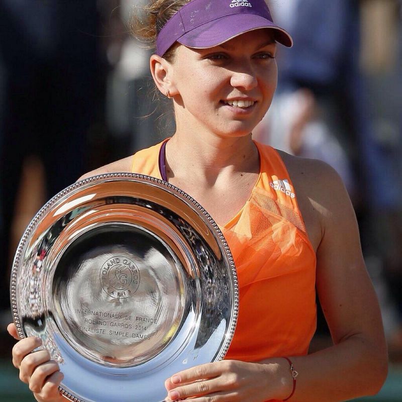 Halep with the runners-up trophy at the 2014 French Open