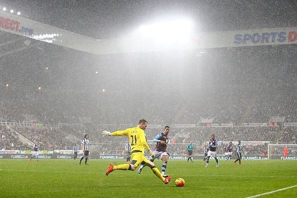 Newcastle United v Aston Villa - Premier League