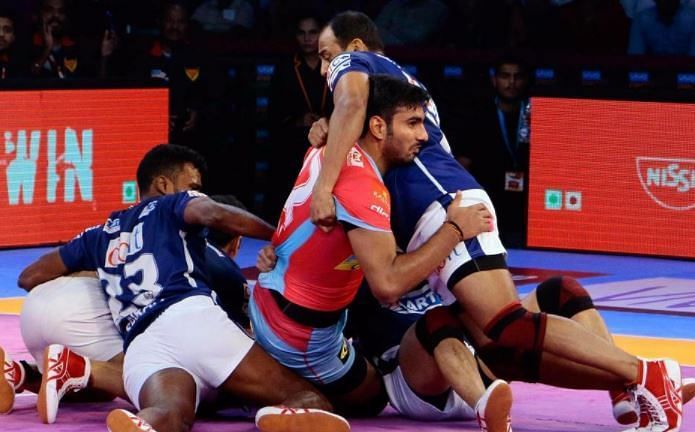 Dabang Delhi's defence has bailed them out against the Jaipur Pink Panthers.