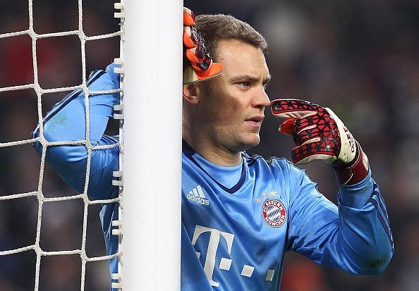 Manuel Neuer bettered by 2 goalkeeping legends in FIFA 18 Ultimate Team