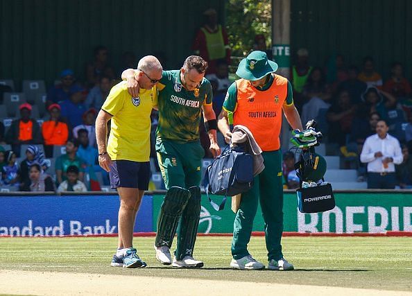 Faf was carried off the field when he was batting on 91