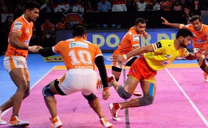 The Gujarat Fortunegiants emerged victorious in a crunch match against the Puneri Paltan.