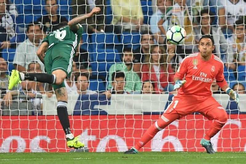 Sanabria scores with his head against Real Madrid