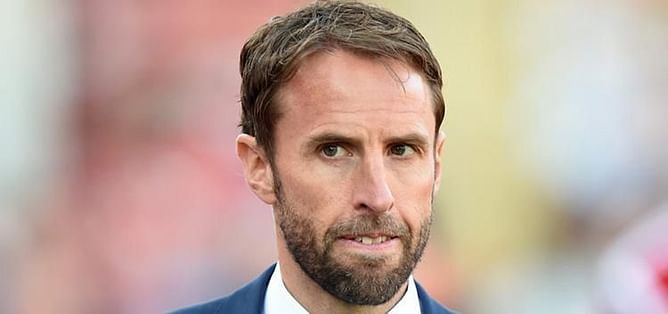 Why it makes sense for England to switch to a three-man defence