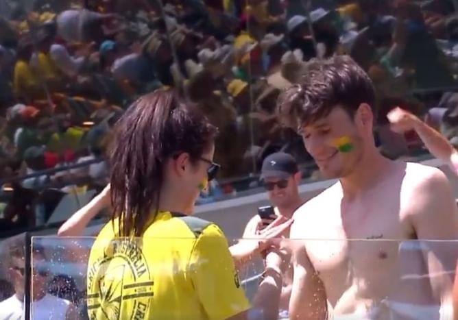 Ashes 2017/18: Fan proposes girlfriend at the Gabba's pool deck