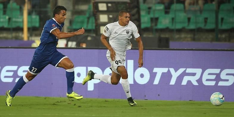 Despite stretching their opponents, NEUFC could not provide their strikers with the final pass.