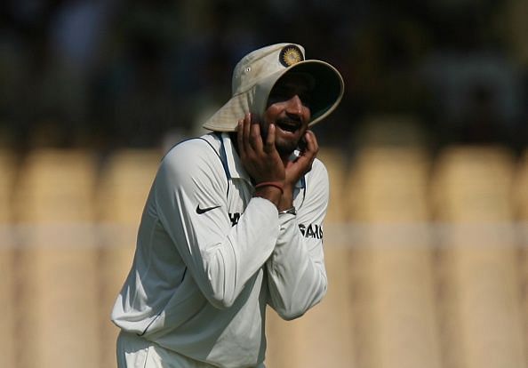 Harbhajan Singh posts Tweet ridiculing Sri Lankan team, deletes post later