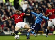 Kevin Horlock of Manchester City and Roy Keane of Manchester United