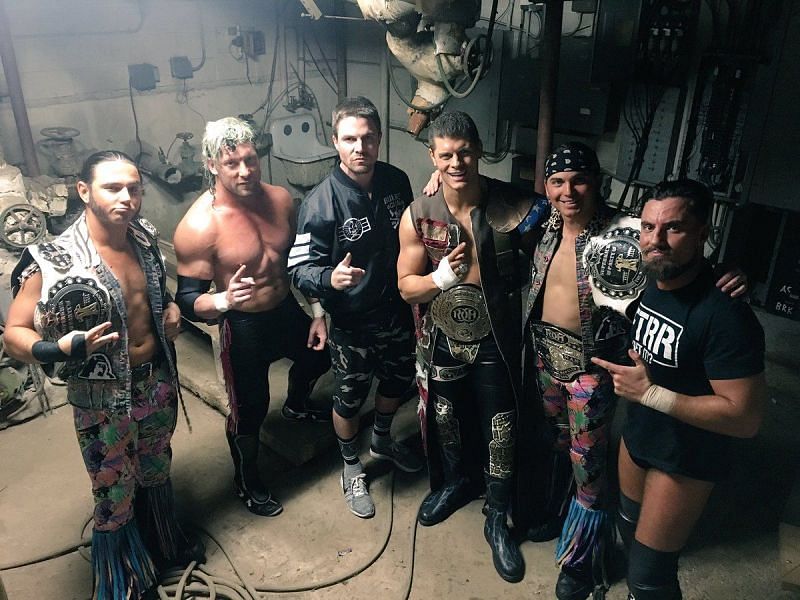 Stephen Amell is the Bullet Club&#039;s newest member