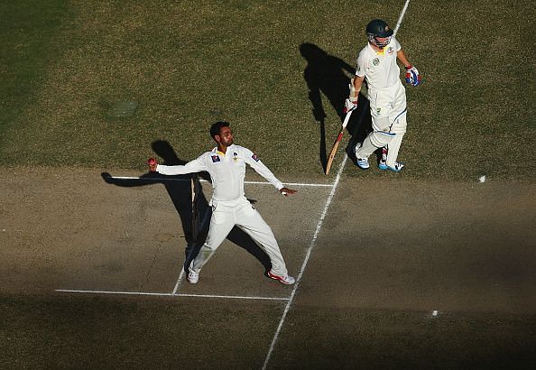 Give up bowling and focus on batting: Akram to Hafeez