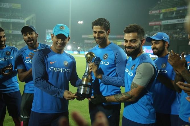 Ashish Nehra one of the smartest cricketers I have played with: Kohli