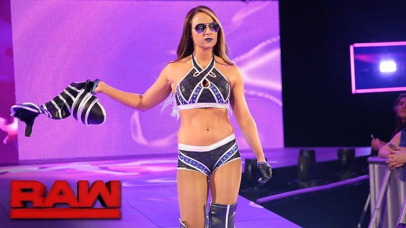 Emma walking down the ramp on RAW