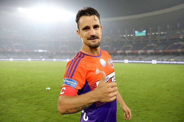 Marcelinho was brilliant on the night. (Photo: ISL)