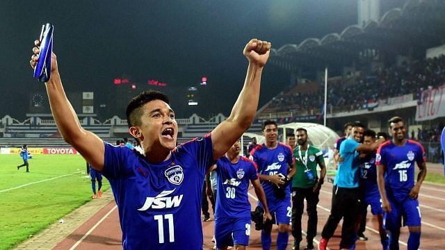 ISL 2017: Sunil Chhetri trolls Bengaluru FC, Kerala Blasters stars on Twitter