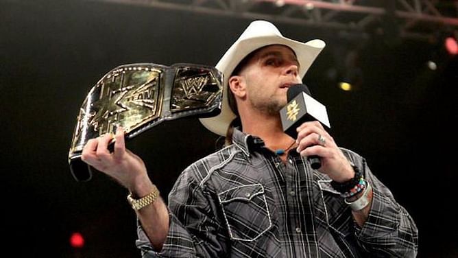 WWE News: Shawn Michaels hits the Sweet Chin Music at an NXT Live Event