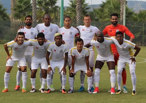 Mumbai City FC players pose for a group photo during a pre-season friendly (Pic Courtesy: Mumbai City FC)