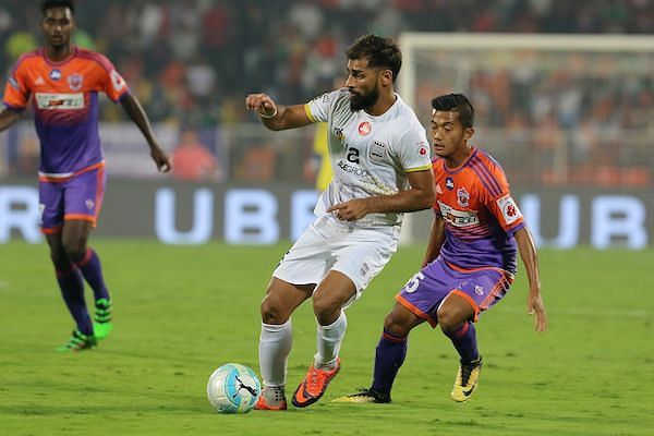 Balwant Singh looks like is is well and truly back from his injure woes. (Photo: ISL)