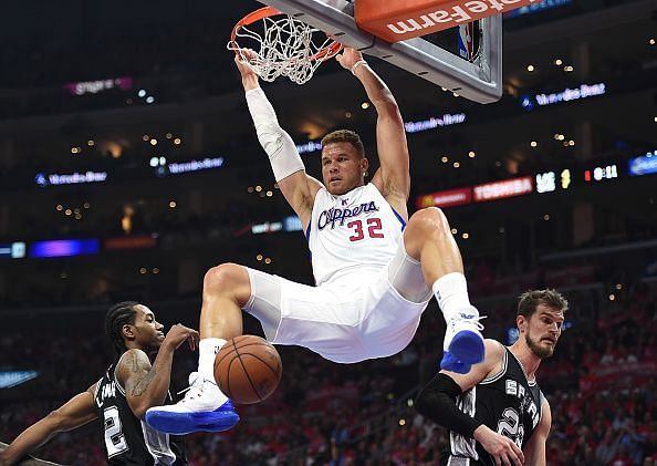 Blake Griffin finishing strong at the rim