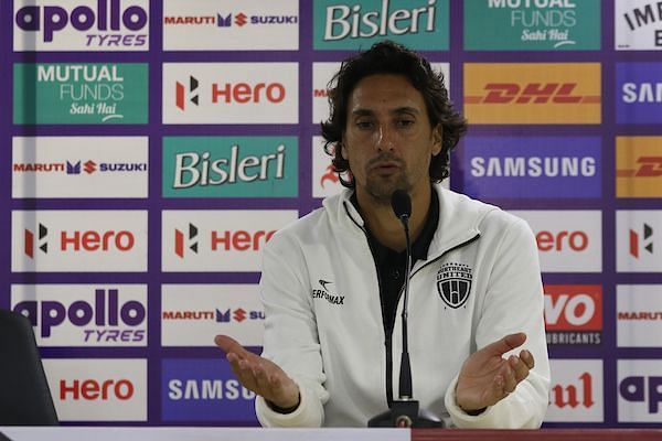 ISL 2017: NEUFC coach Carlos De Dues opens up on the 'two things' that led to their defeat against Bengaluru FC