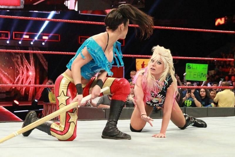 Alexa Bliss vs. Bayley Kendo Stick on a Pole Match Extreme Rules