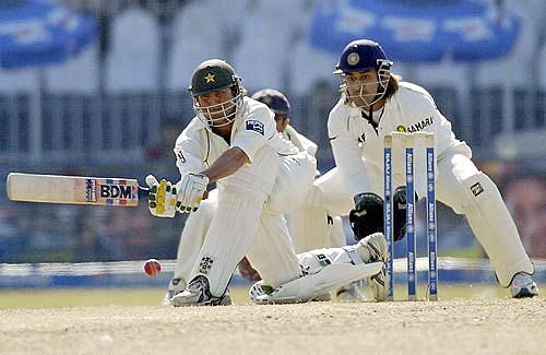 Younis Khan en route his 11th Test century in Faisalabad