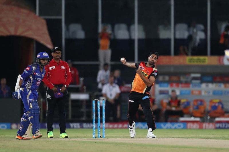 Bhuvneshwar Kumar bowling in IPL 2017