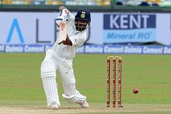 South Africa vs India 2018: Limping Shikhar Dhawan raises eye-brows, doubtful for 1st Test