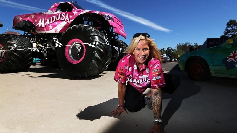 Madusa underwent a knee replacement surgery