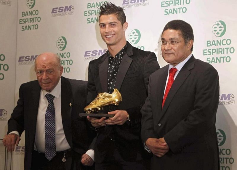 Ronaldo raised &pound;1.2 million by auction of his 2011 golden boot