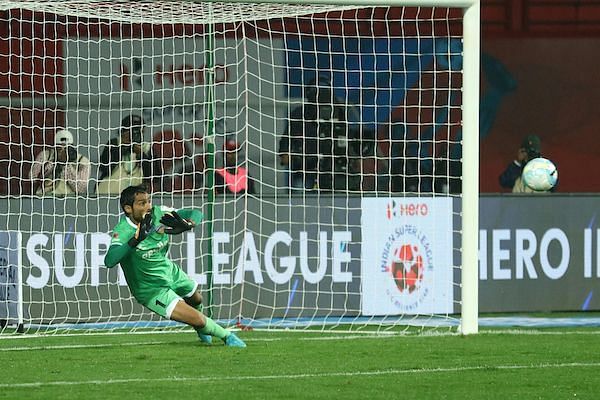 Karanjit Singh pulled off one of the saves of the season (Image: ISL)